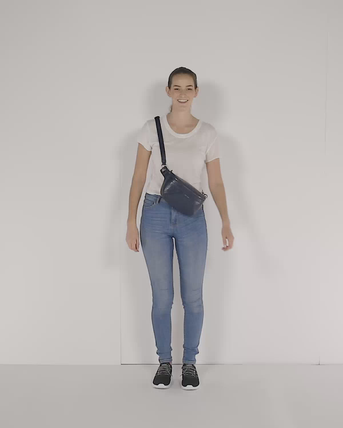 ビーガン素材☆【PIXIE MOOD】スマホクロスボディバッグ♪ Cassandra Phone Crossbody – Pixie Mood